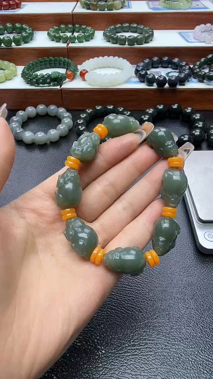 未镶嵌手串和田玉八方来财貔貅手串