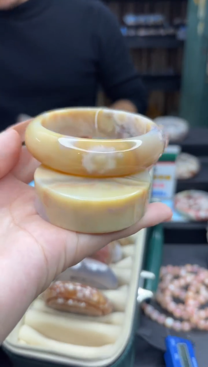 【闪购商品】石英质玉手镯未镶嵌627（58圈赠送镯心）