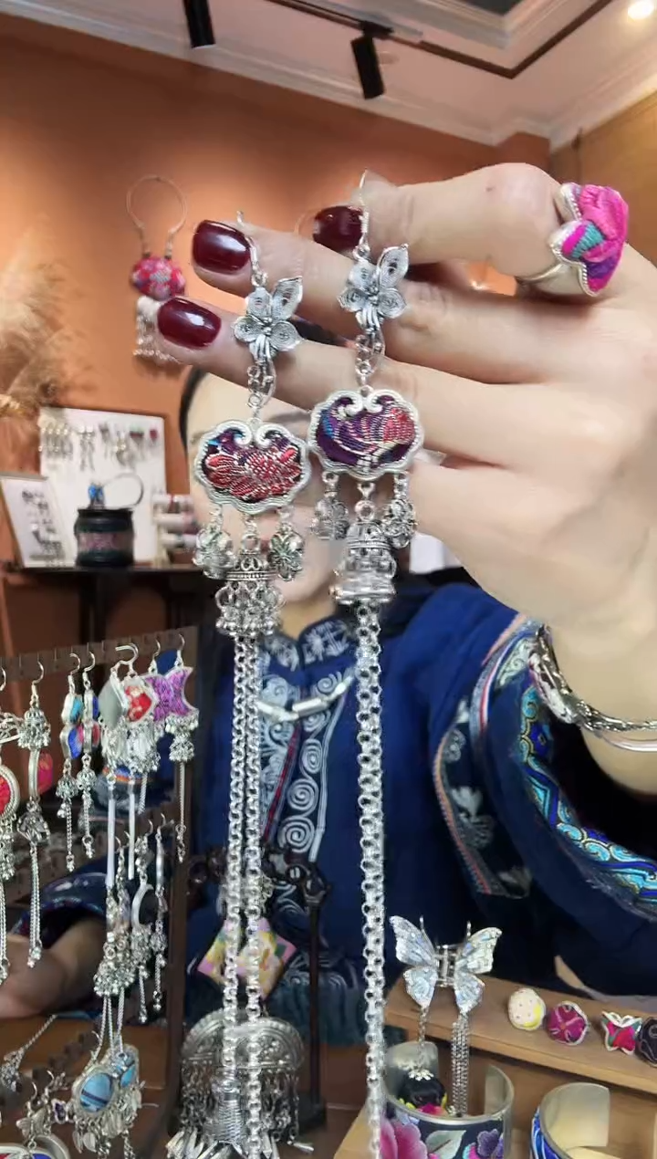 【闪购商品】刺绣纯手工民族风耳环