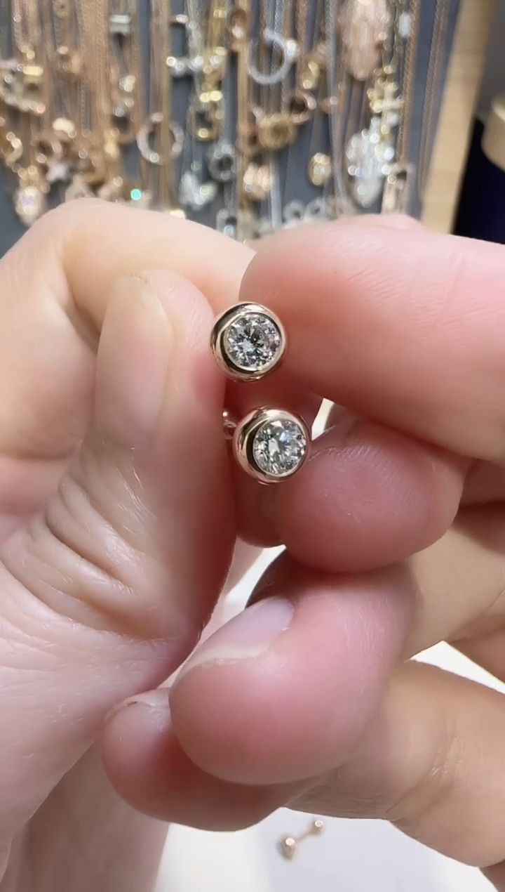 【闪购商品】天然钻石耳饰18K金镶嵌多样性发货发其一