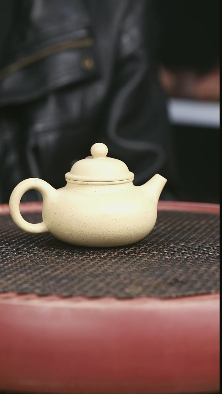 茶壶紫砂42号本山绿容天150CC