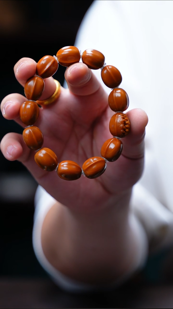 手串/手链橄榄核直心铁核鲨鱼背【银管】