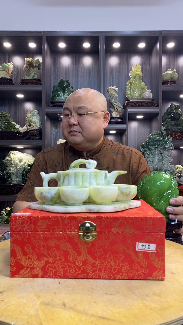 玉江****姐 玉岫岩料手工雕刻装饰摆件居家送礼一物一图精品摆件