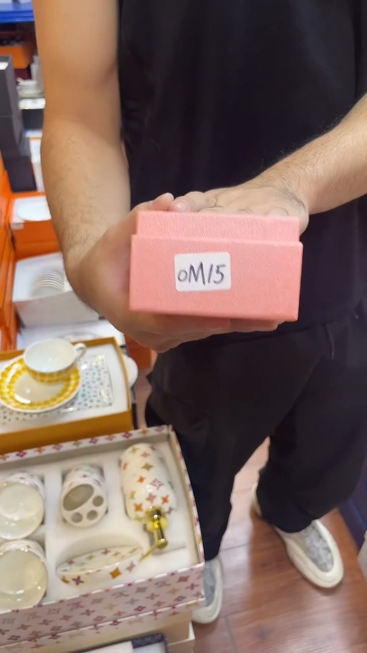 杯鸿辉家品牌瓷器，京东包邮！