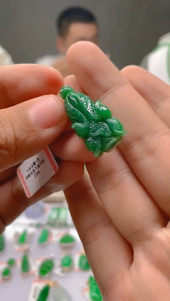 【闪购商品】翡翠颈饰未镶嵌新号开播，全场乱卖