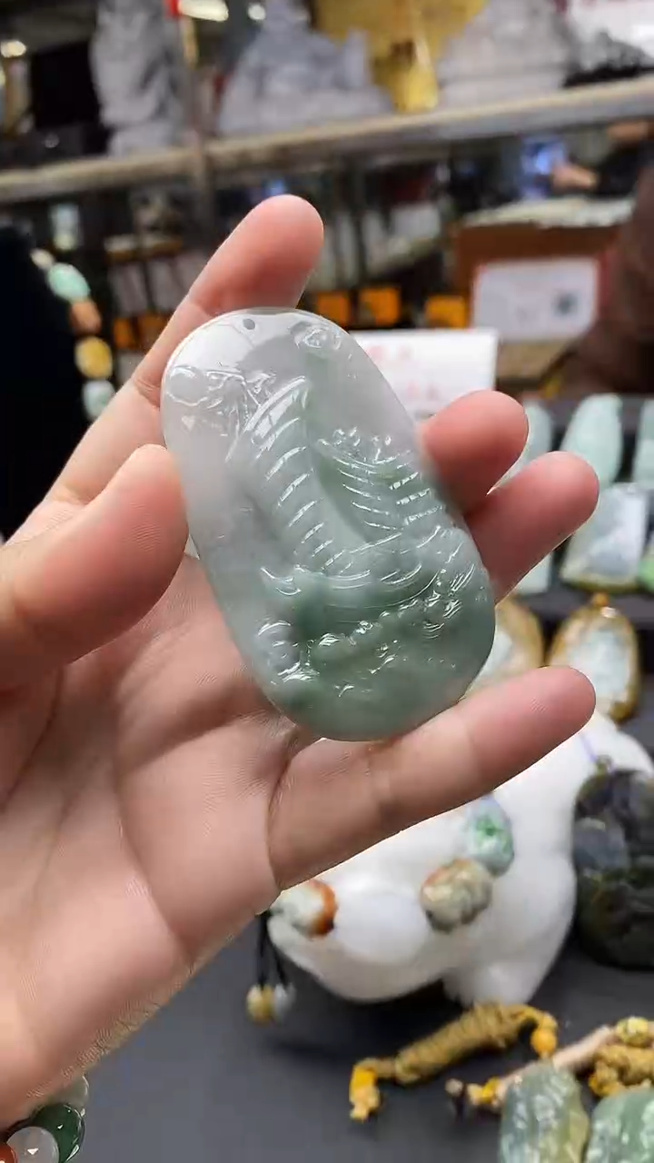 【闪购商品】翡翠颈饰未镶嵌挂件