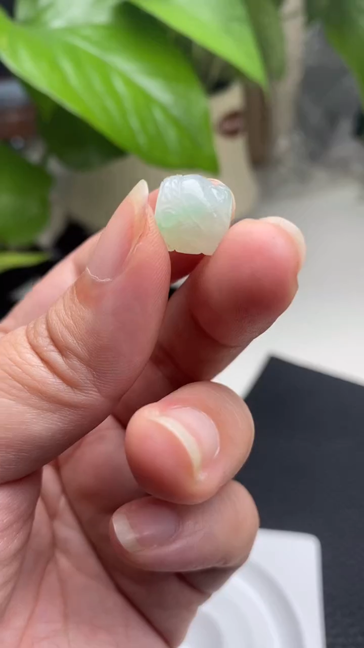 【闪购商品】翡翠挂件未镶嵌珠子
