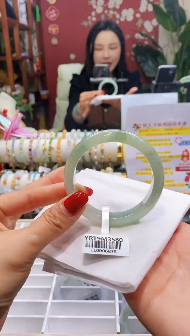 【闪购商品】翡翠手镯未镶嵌109圈口54-56/11.7*7.8