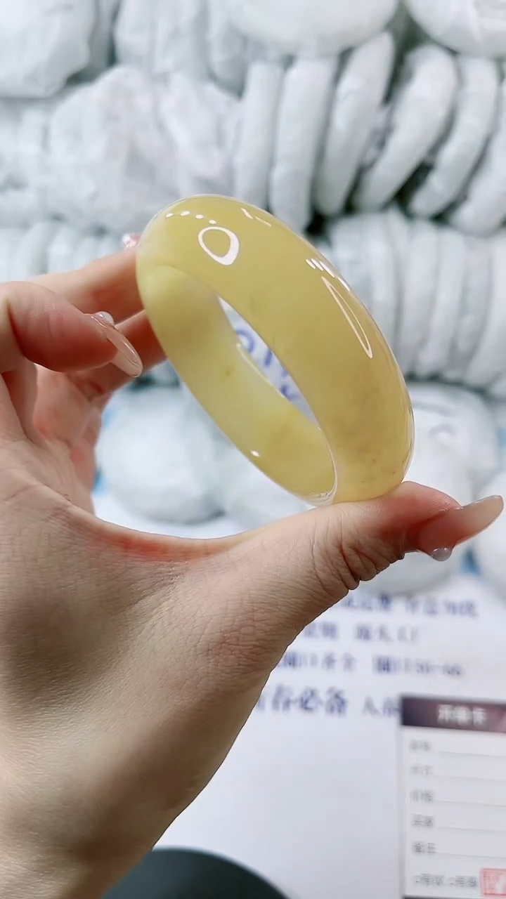 【闪购商品】石英质玉手镯未镶嵌0431103798-多样性发货