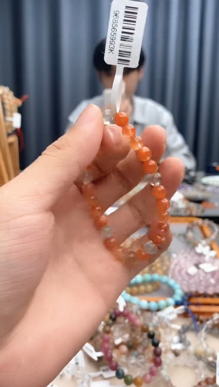 水晶手链未镶嵌好***开阿鲁沙