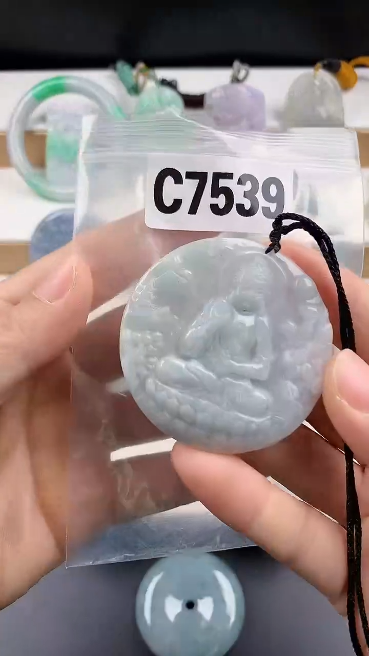 颈饰未镶嵌翡翠天然翡翠吊坠挂件