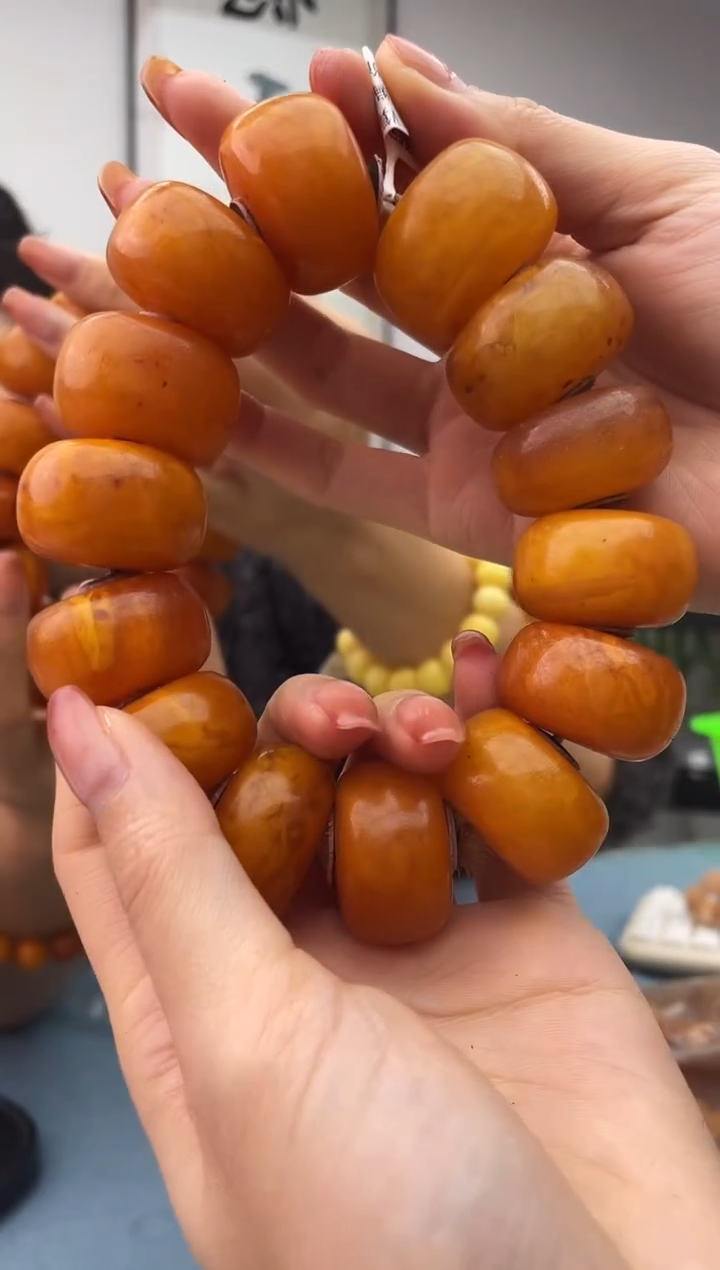 【闪购商品】琥珀珠宝奇石未镶嵌微瑕假一罚十，0154