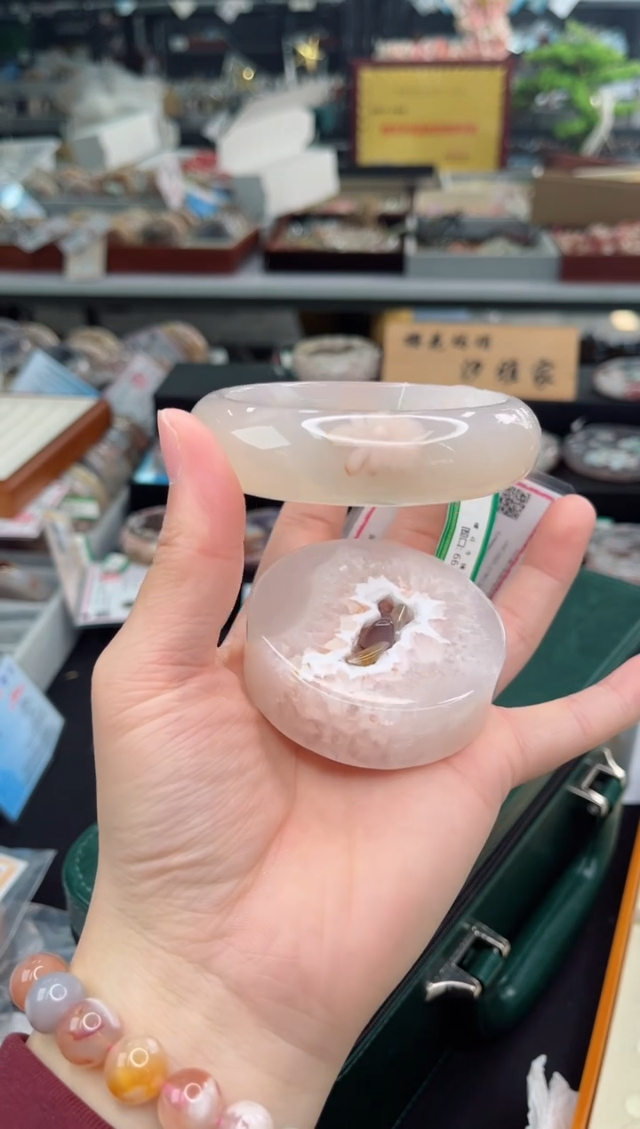 【闪购商品】石英质玉手镯未镶嵌66圈口（赠品镯心）6600421