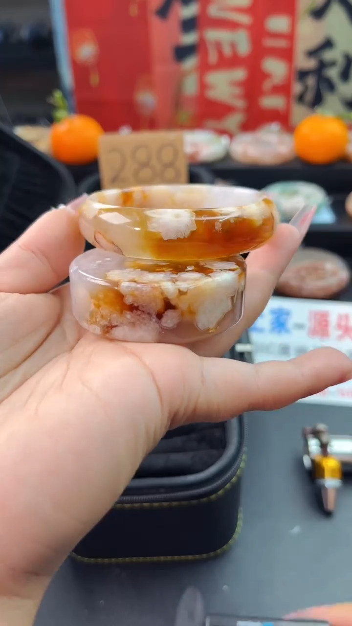 【闪购商品】石英质玉手镯未镶嵌赠送镯心（55圈口）