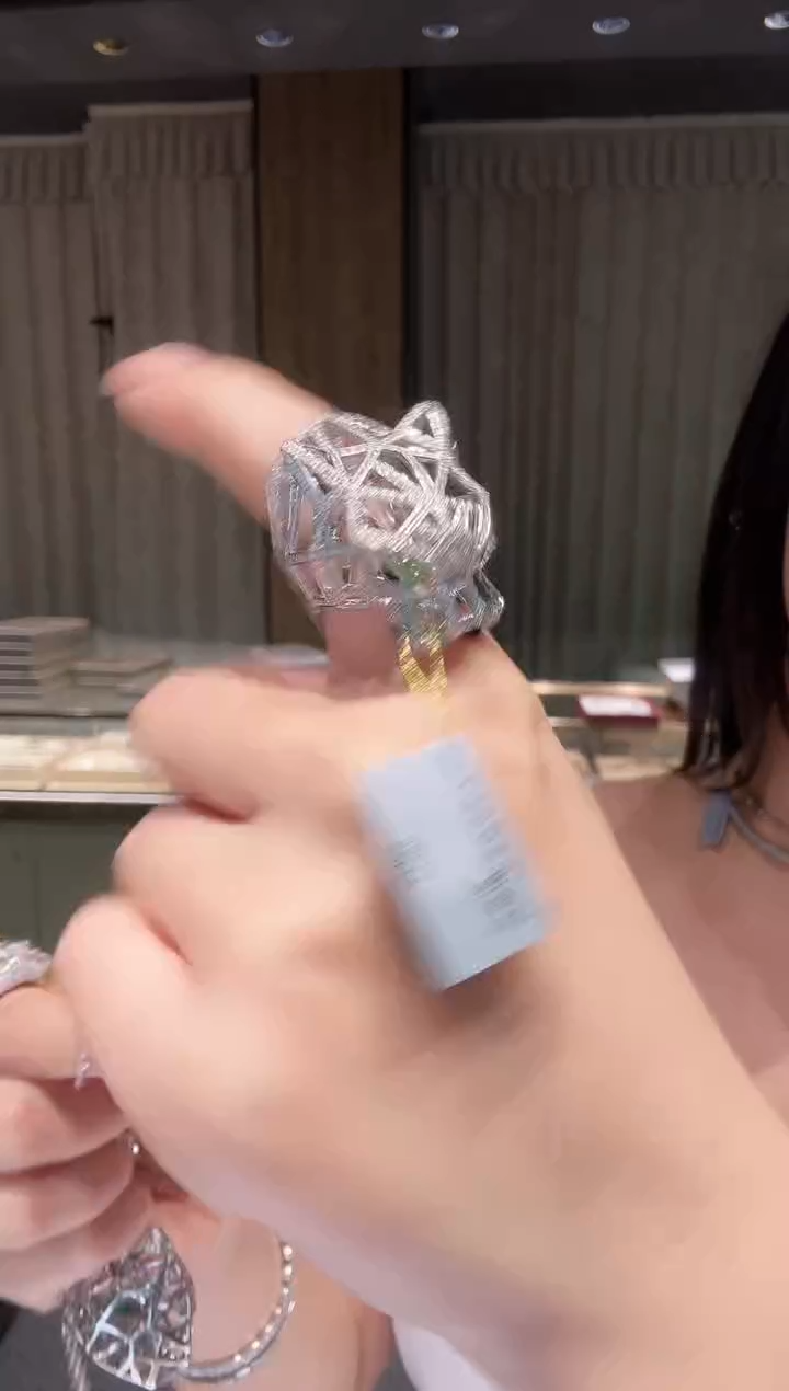 铂Pt950镶嵌戒指钻石豹子