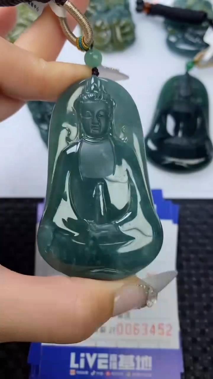 【闪购商品】翡翠颈饰未镶嵌111111111111111