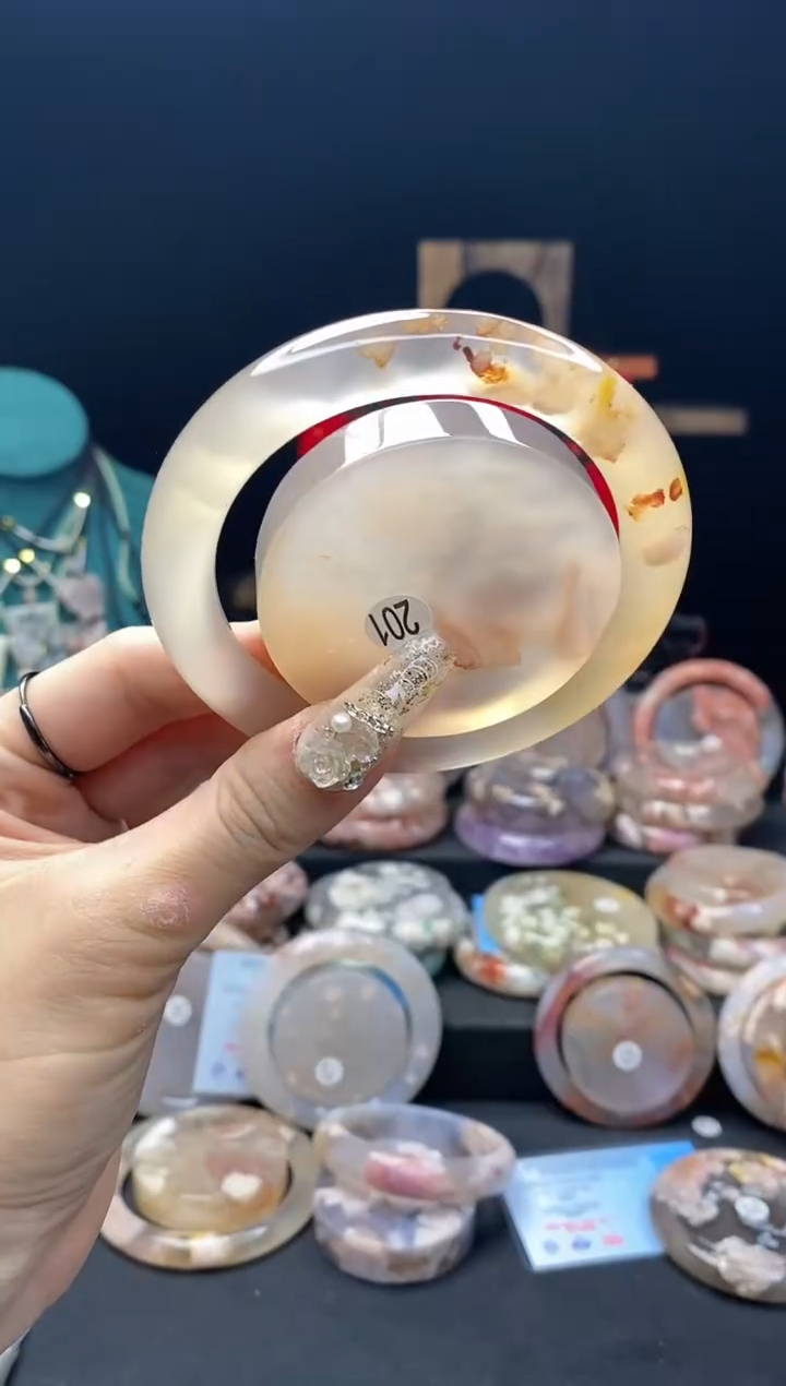 【闪购商品】石英质玉手镯（圆镯）未镶嵌59