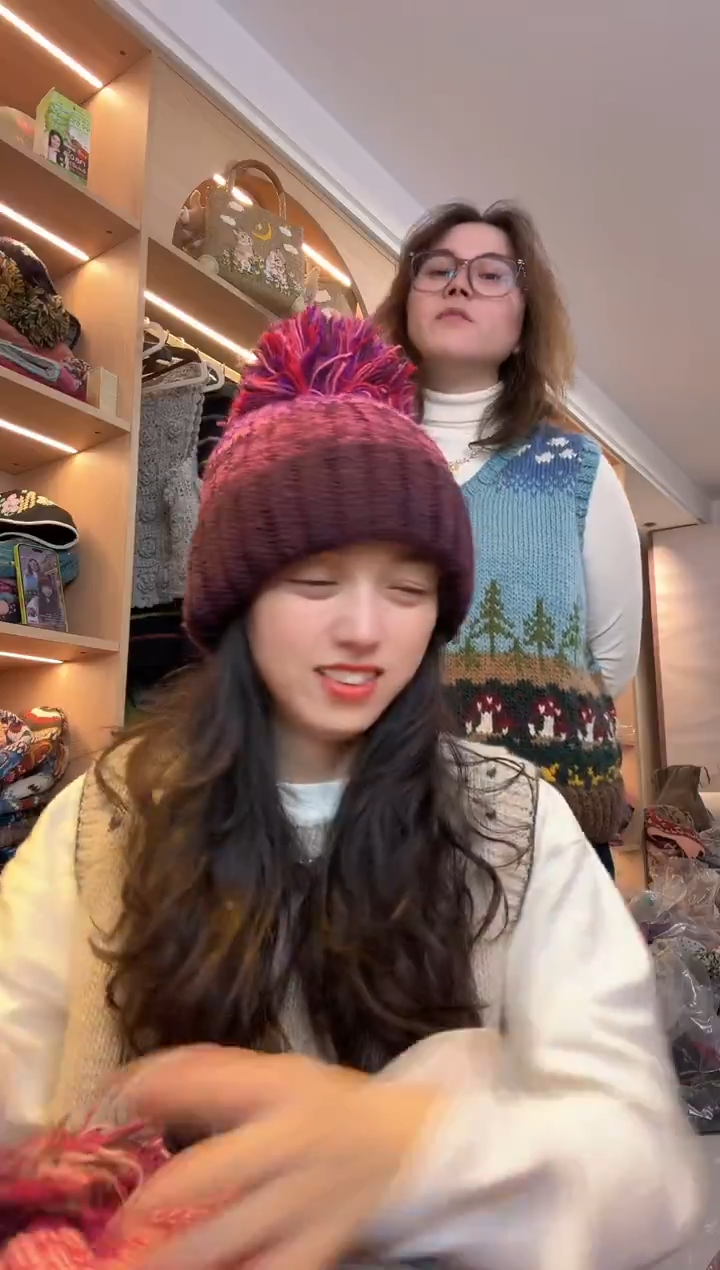 羊毛百羊毛紫气东来翻边单球帽