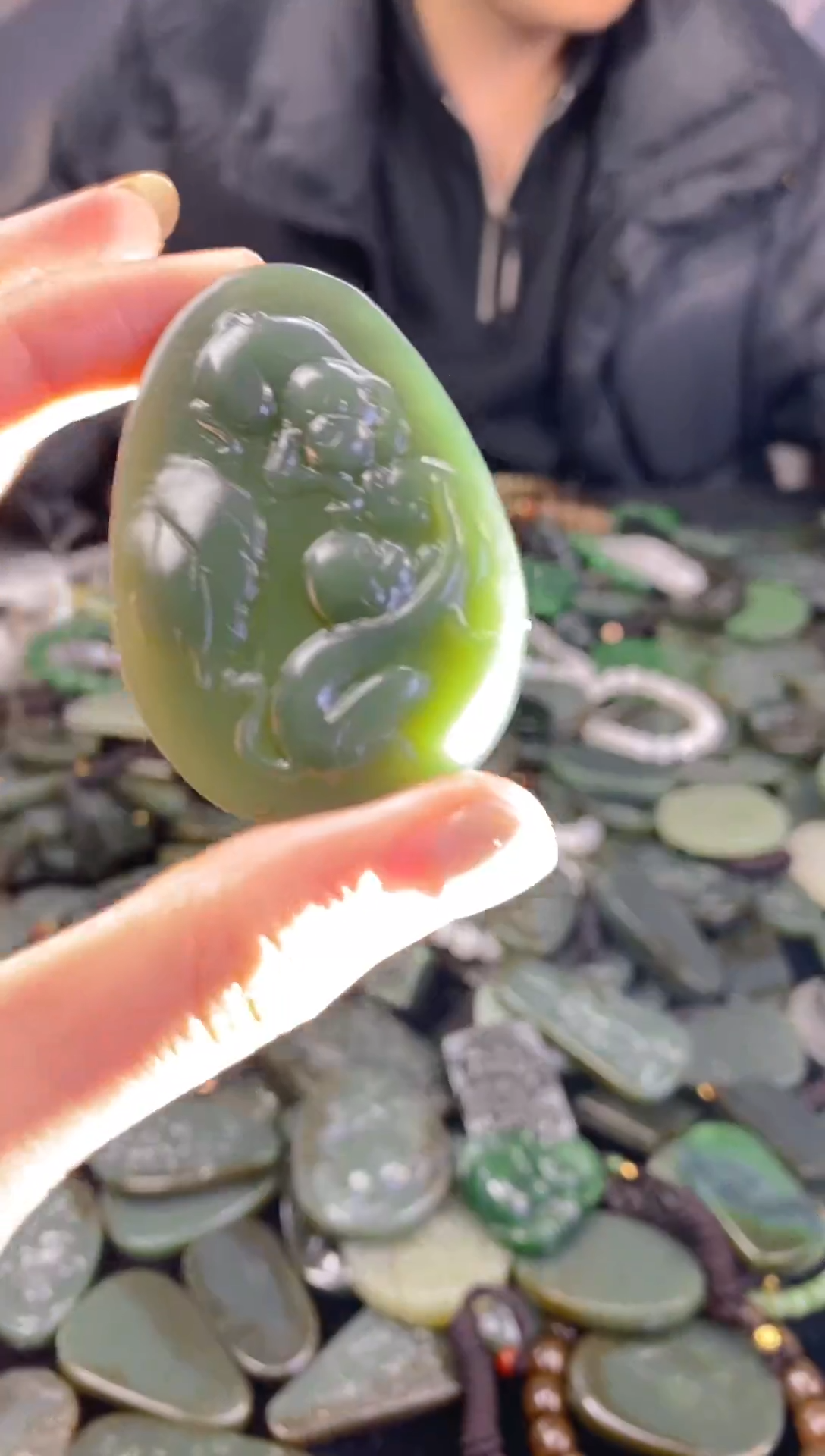 颈饰未镶嵌和田玉1