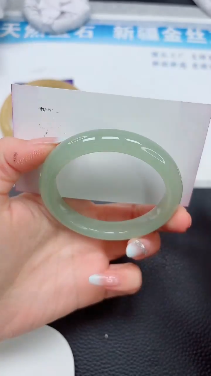 【闪购商品】石英质玉手镯未镶嵌598