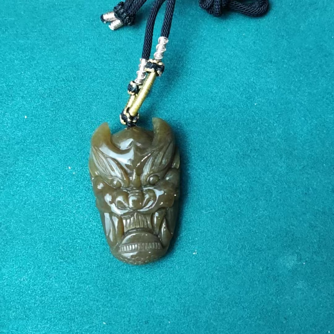 和田玉----龙首吊坠