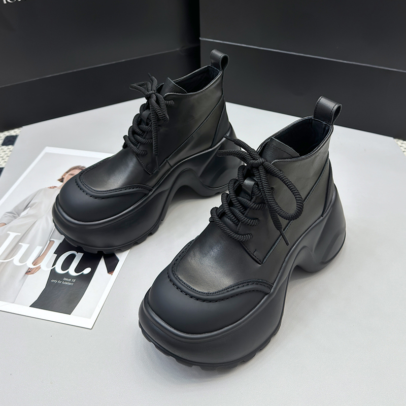 9952-51真皮爆款马丁靴女2025新款厚底休闲小众欧货松糕短靴