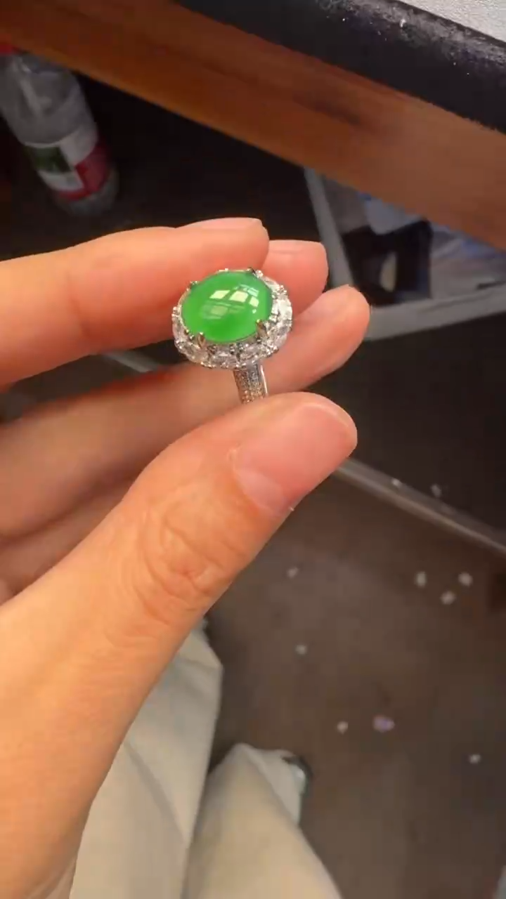 未镶嵌定制翡翠翡翠A货有轻微色差属于正常现象，戒指多样性发货1