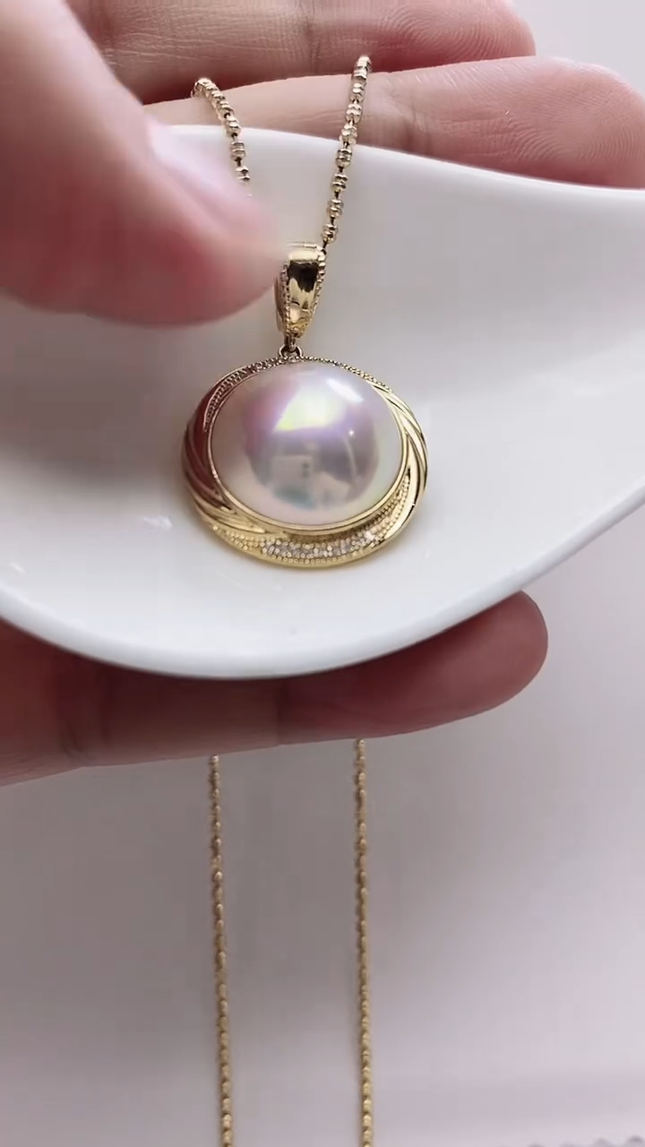 【闪购商品】拼合珍珠（马贝珠）颈饰18K金镶嵌海水万能扣马贝吊坠
