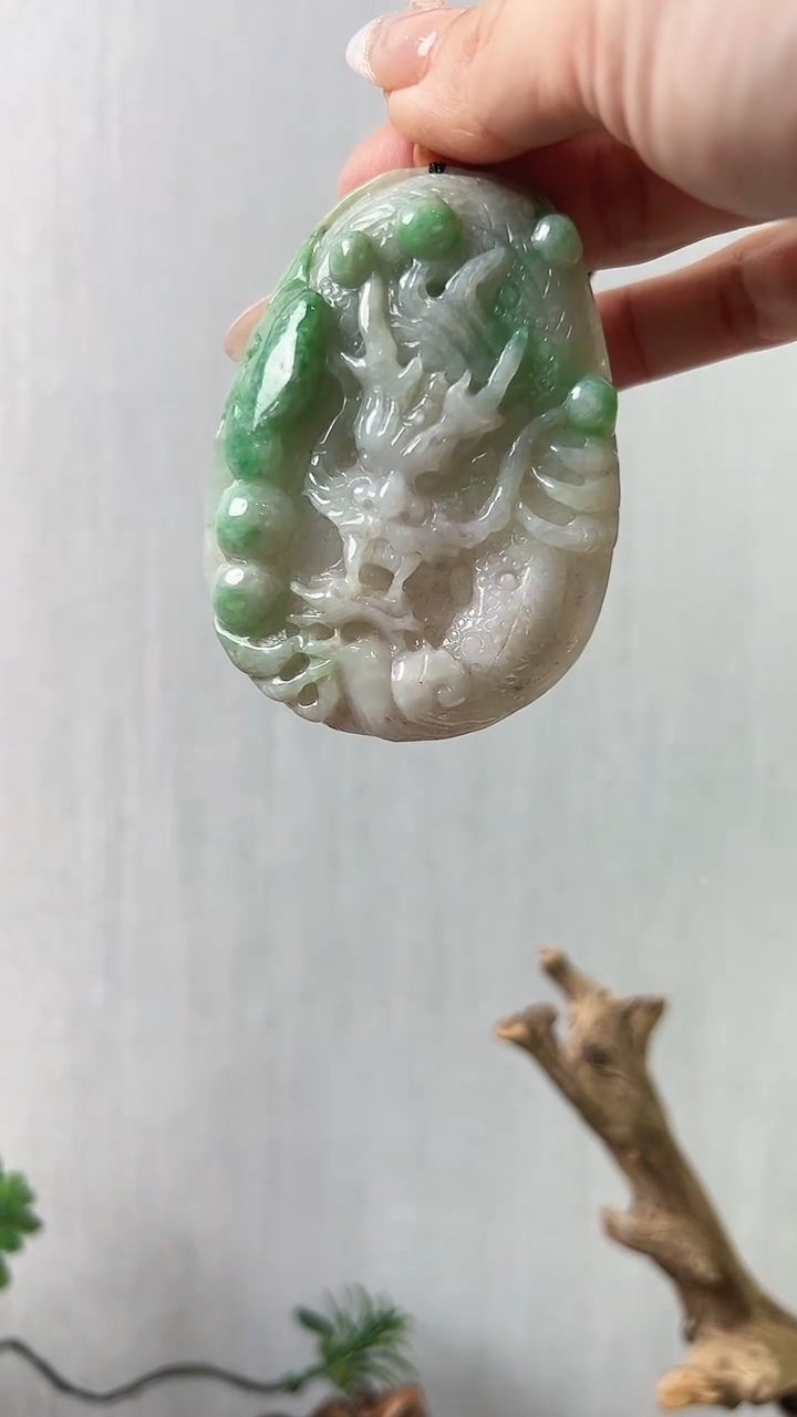 【闪购商品】翡翠颈饰未镶嵌龙牌