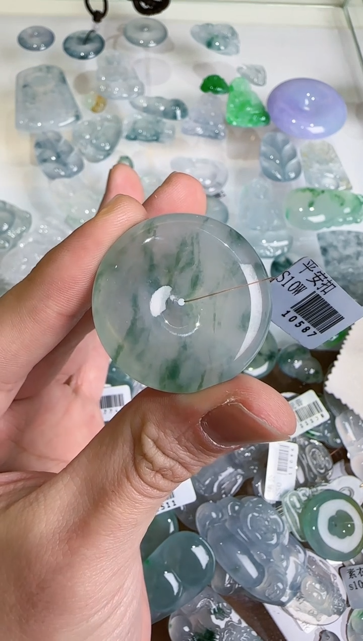 【闪购商品】翡翠吊坠(不含链)未镶嵌···