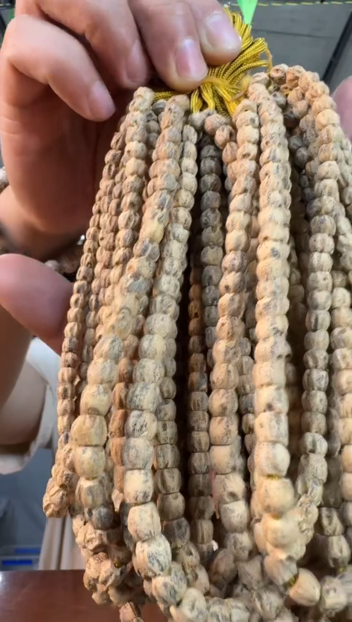 柏香籽/百香籽手串A82实物为准