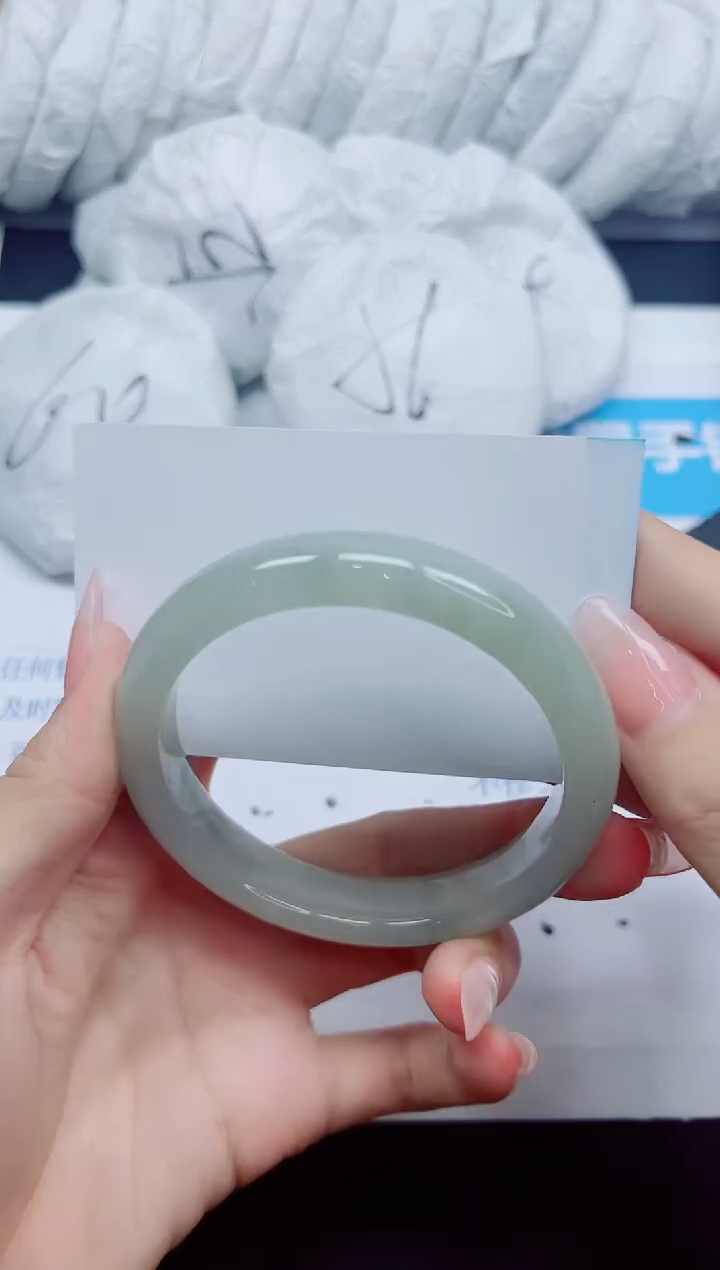 石英质玉手镯未镶嵌150/59.8