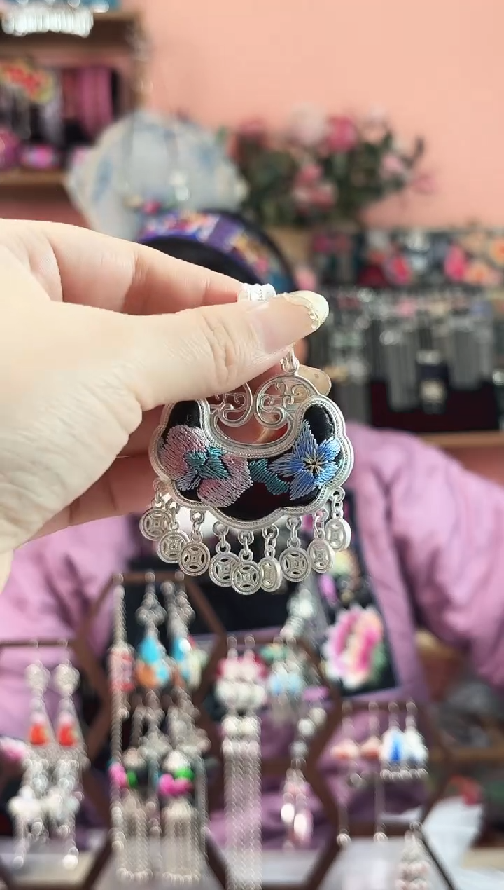 艺枝独绣手工饰品110