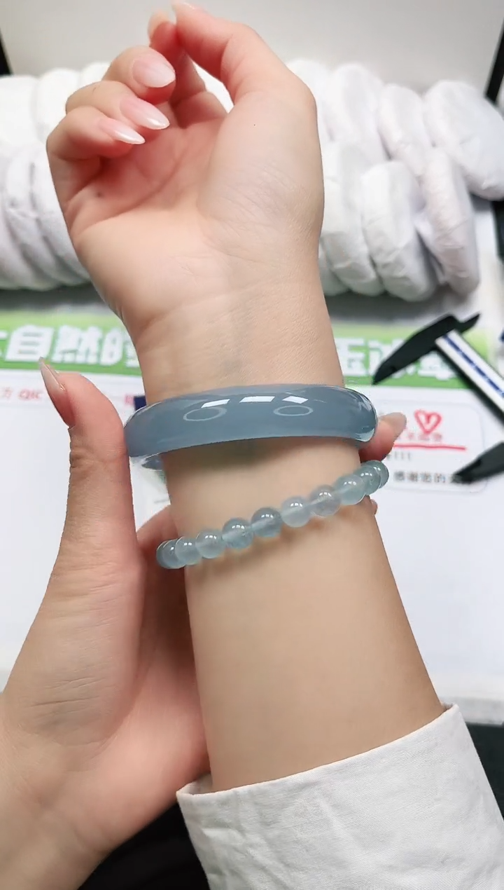 【闪购商品】石英质玉手镯未镶嵌156-61