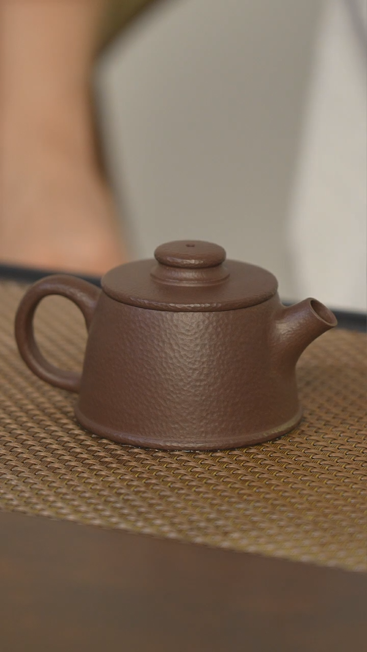 茶壶紫砂宜兴原矿手工紫砂壶 紫泥 锤纹巨轮 110CC