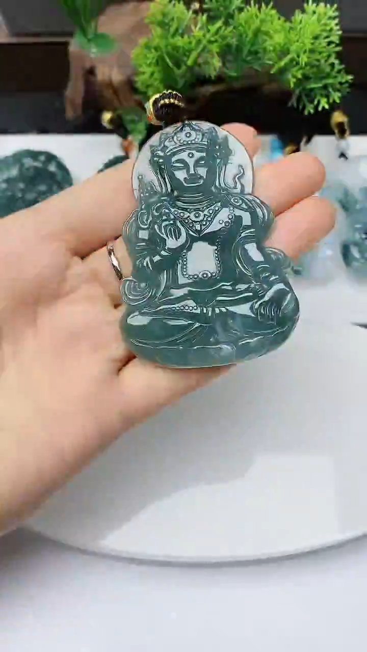 【闪购商品】翡翠颈饰未镶嵌        