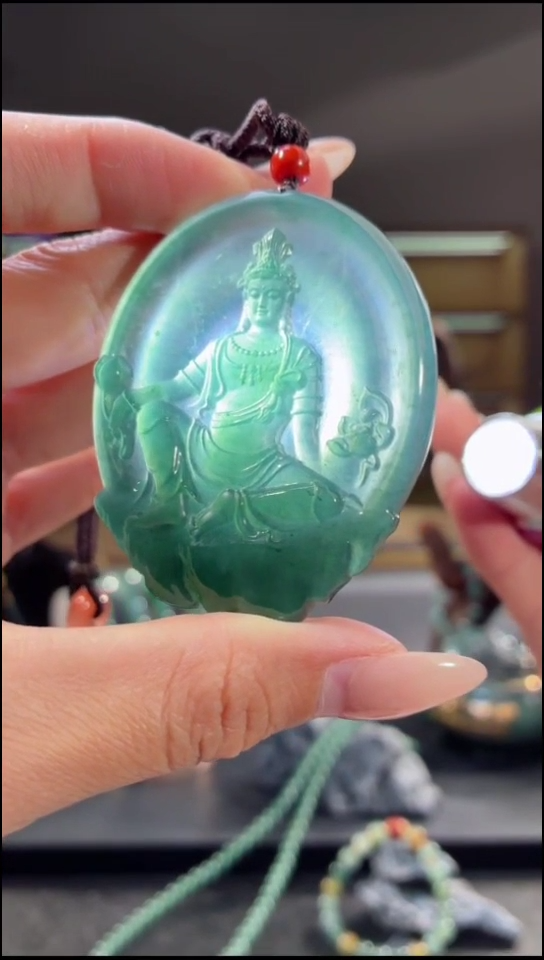 吊坠(不含链)未镶嵌翡翠自在观音