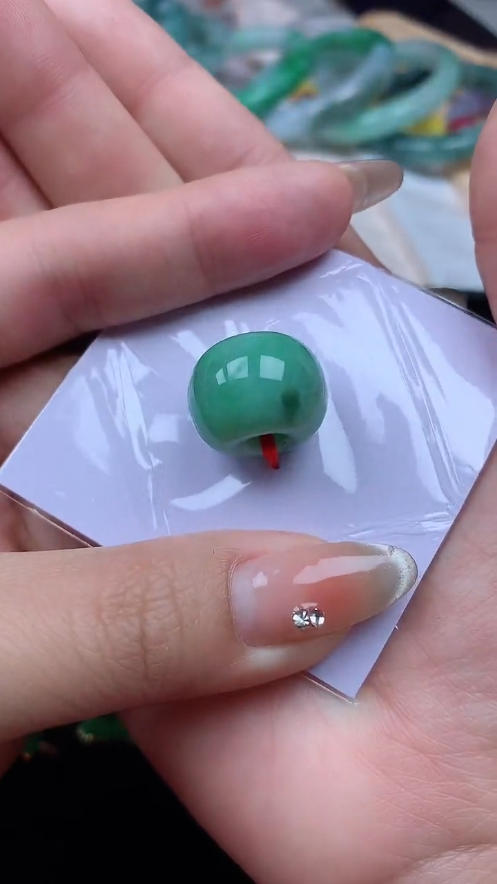 【闪购商品】翡翠颈饰未镶嵌颈饰