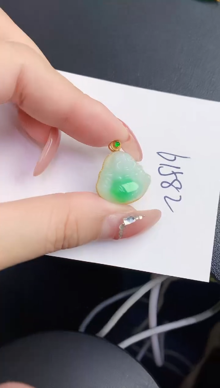 【闪购商品】翡翠颈饰18K金镶嵌000000000000