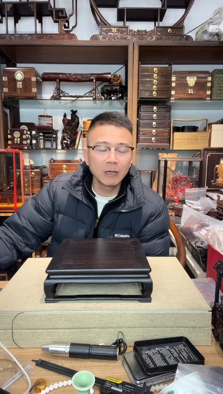 乌木类书架037紫光檀明式正方摆台24*8    瑕疵