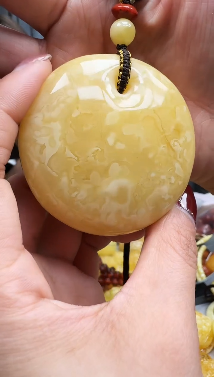 【闪购商品】琥珀裸石未镶嵌挂坠