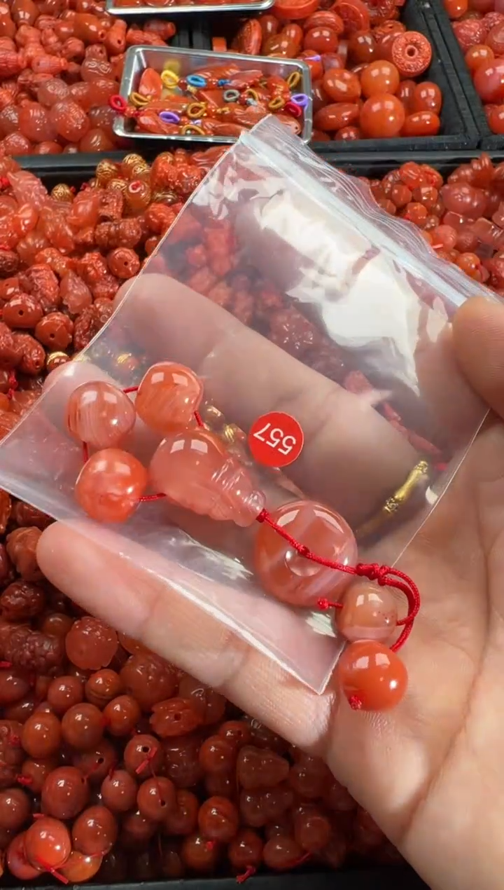 【闪购商品】南红玛瑙颈饰未镶嵌1