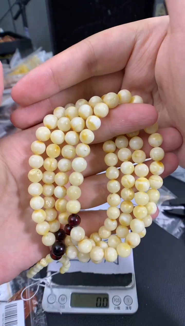 琥珀未镶嵌珠宝奇石1