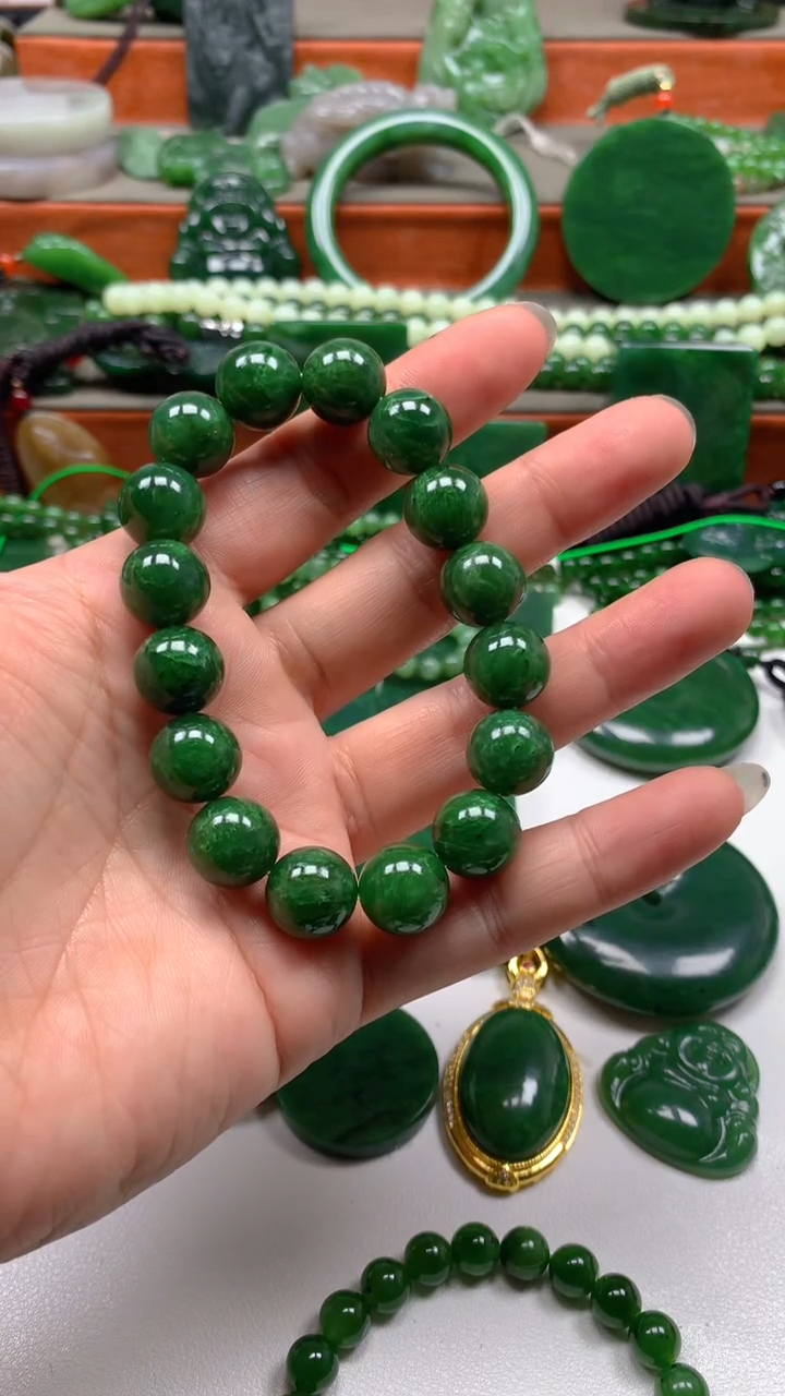 颈饰未镶嵌和田玉1