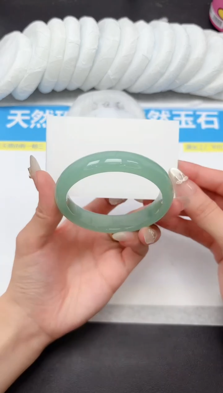 未镶嵌手镯石英质玉56-57.4