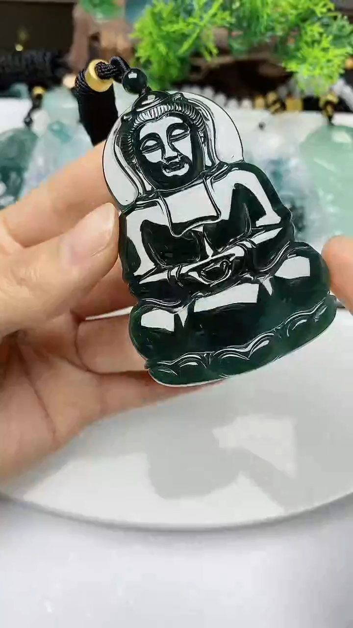 【闪购商品】翡翠颈饰未镶嵌         