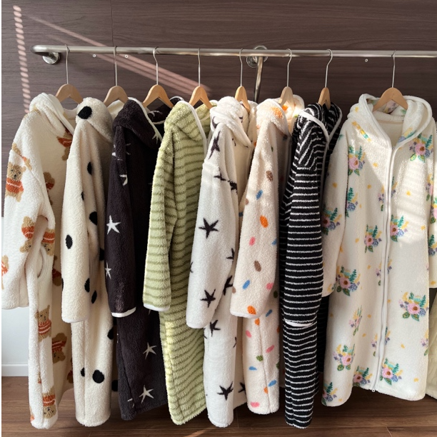 行走的被子大码韩系条纹珊瑚绒睡衣女加厚保暖家居服睡袍连帽拉链