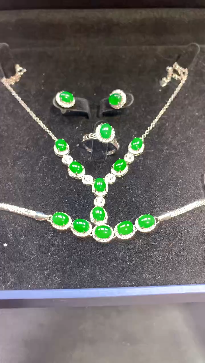 【闪购商品】定制翡翠未镶嵌95定制翡翠 多样性发货（发其一）