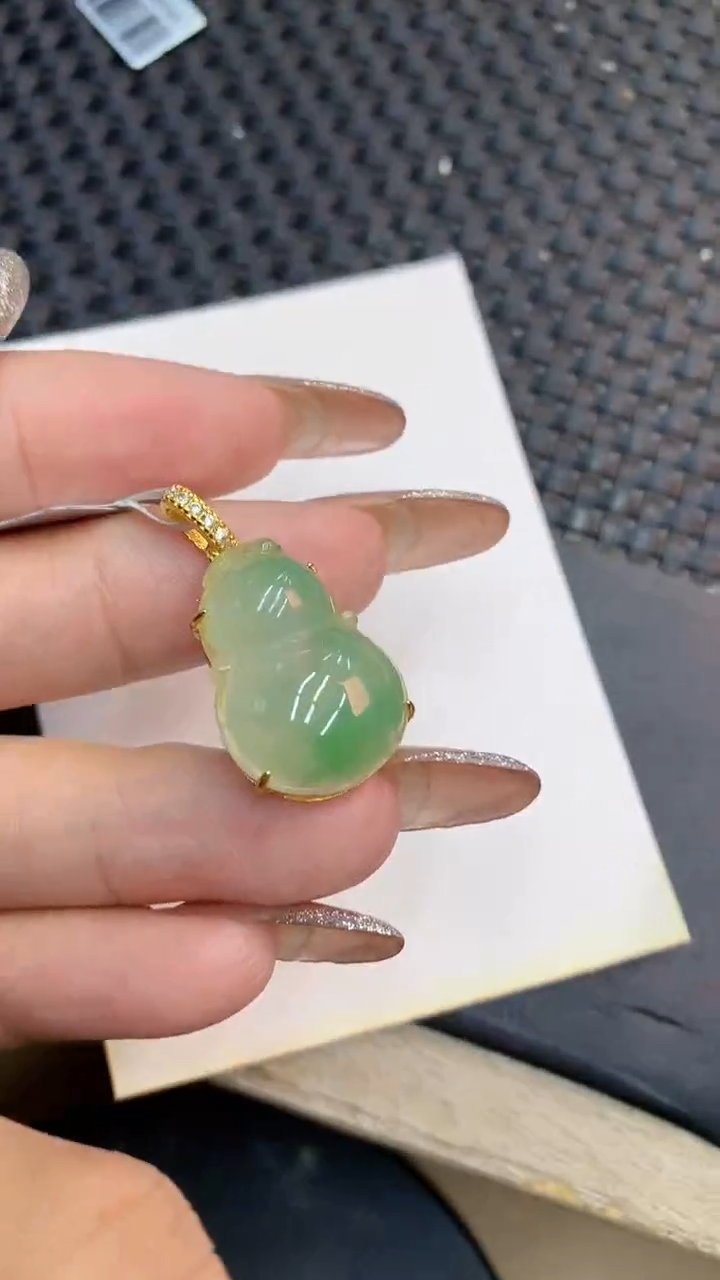 颈饰未镶嵌翡翠1