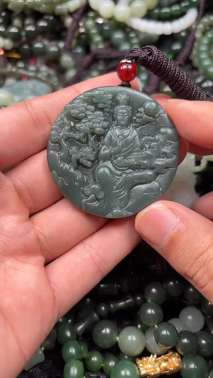 颈饰未镶嵌和田玉1